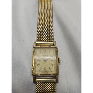 Vintages Gruen wrist watch Not Tested Band Is Broken